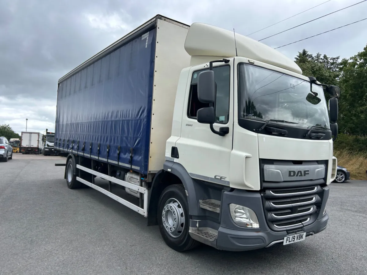 2019 Daf cf260 4x2 18 ton Curtainsider - Image 3