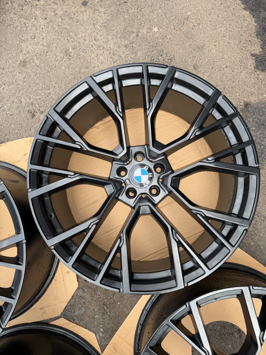 22inch BMW G05 style alloy wheels - Image 4