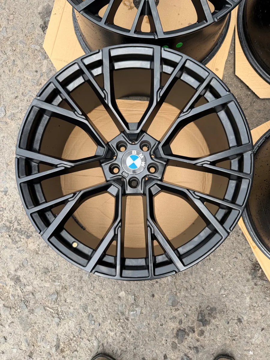 22inch BMW G05 style alloy wheels - Image 3