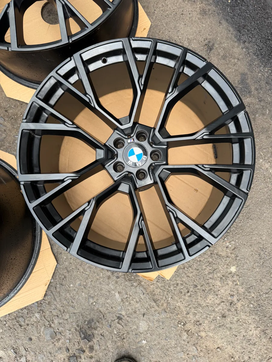 22inch BMW G05 style alloy wheels - Image 2