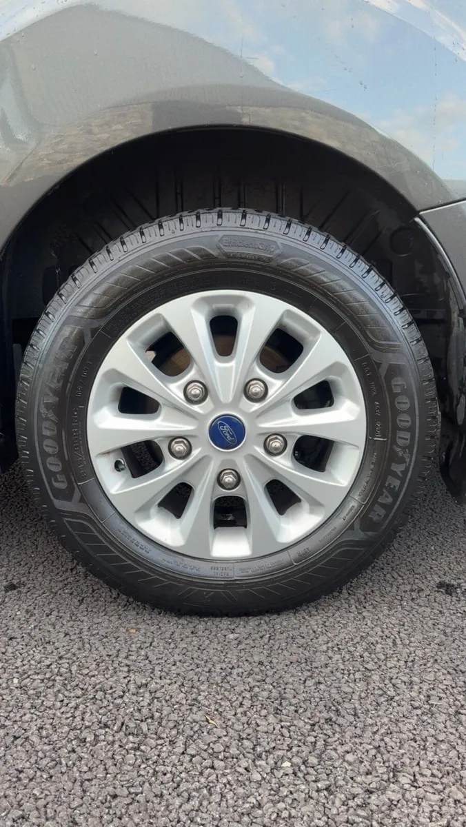 Ford Transit Custom Limited - Image 4