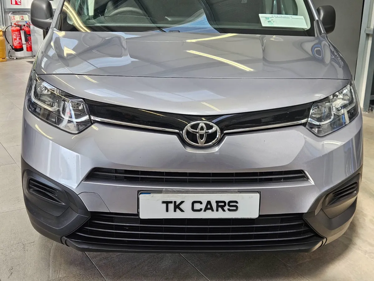 211 TOYOTA PROACE CITY 1.5 DIESEL 3 SEATER - Image 4