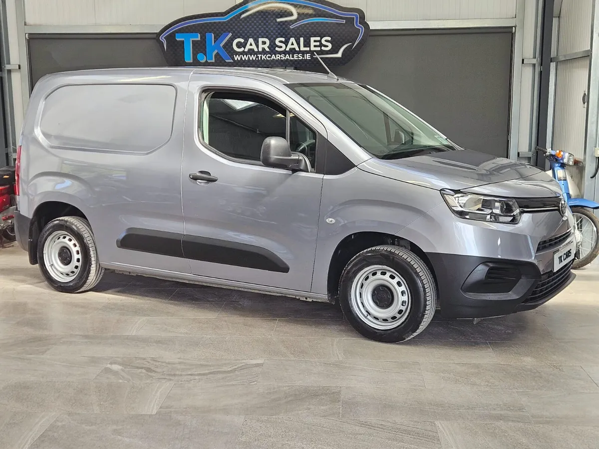 211 TOYOTA PROACE CITY 1.5 DIESEL 3 SEATER - Image 1