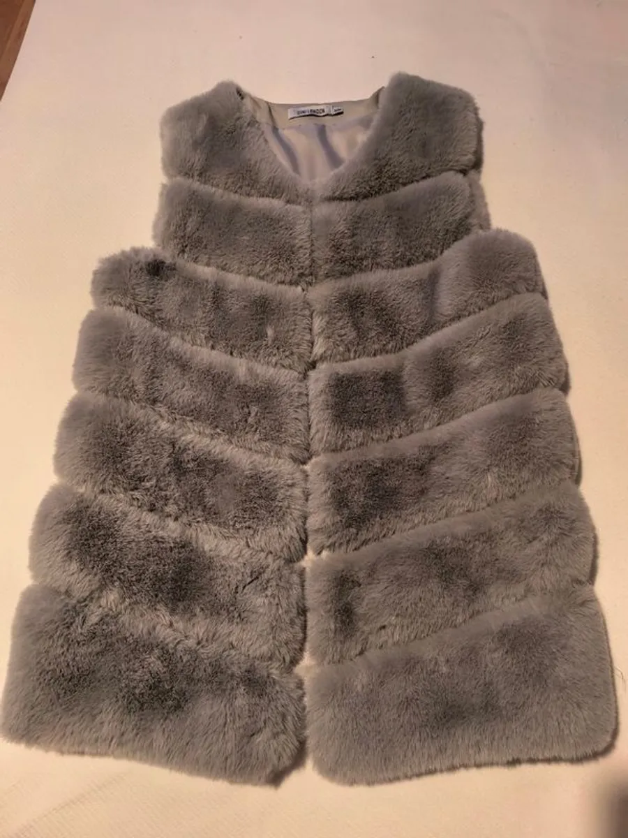 Woman sleeveless vest - Image 1