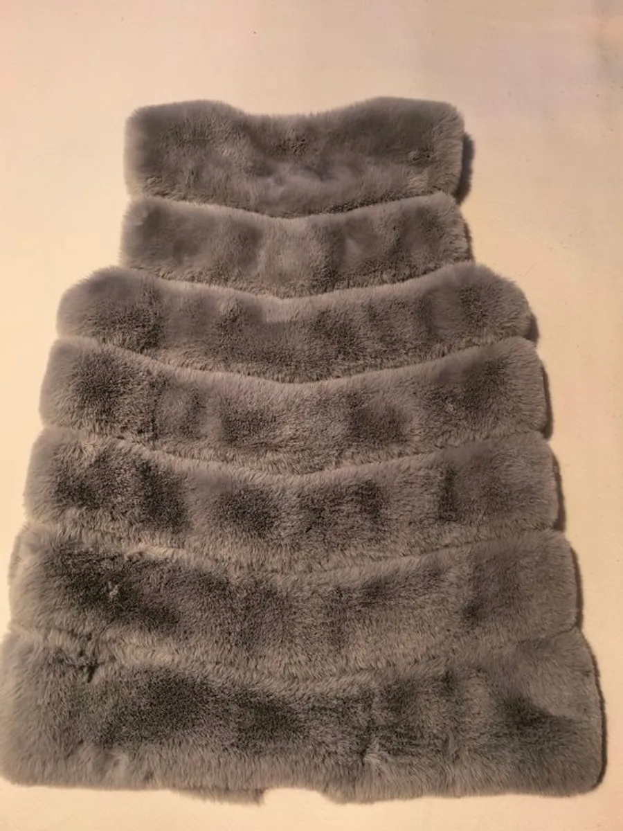 Woman sleeveless vest - Image 2