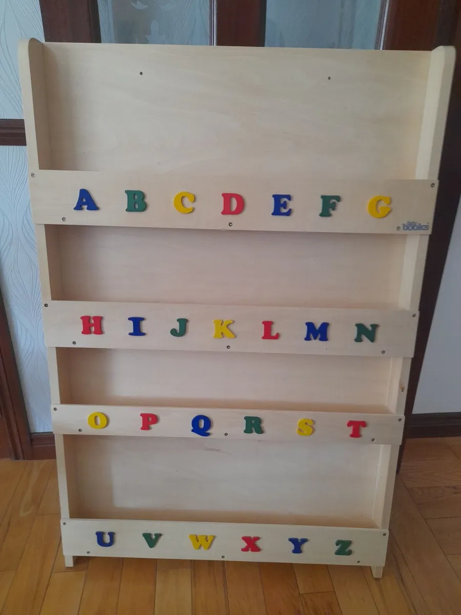 Book shelving - Image 1