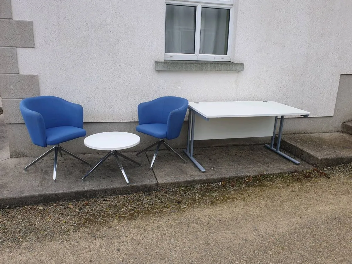 Office furniture - Image 1
