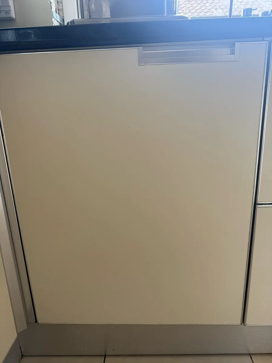 Neff Integrated Fridge - Image 1