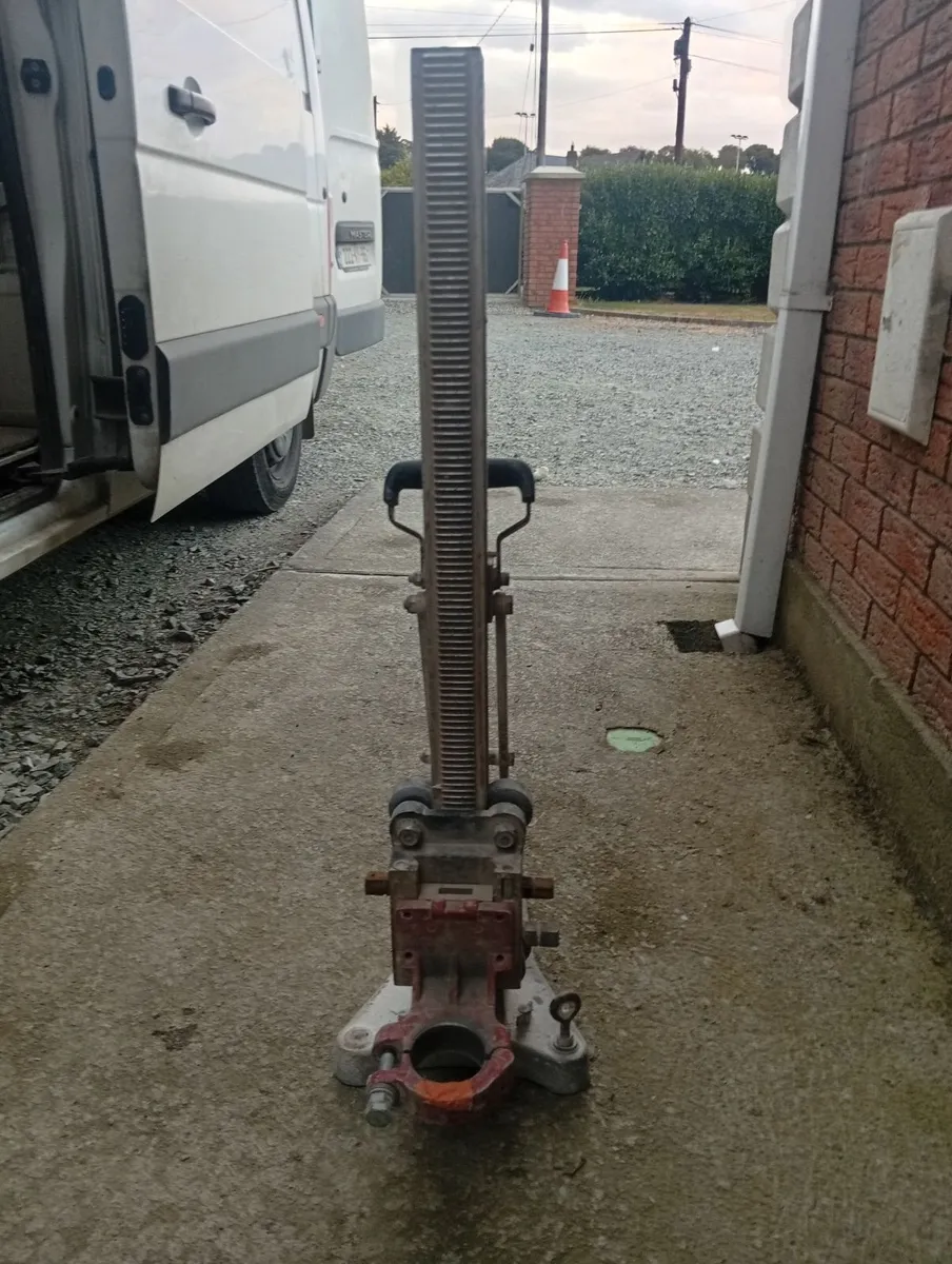 Core drills  & rigs - Image 1