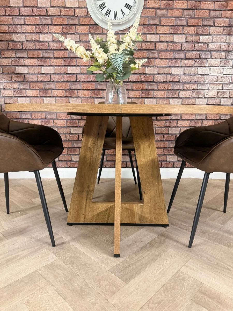*New* oak style pedestal kitchen table & 4 chairs - Image 3