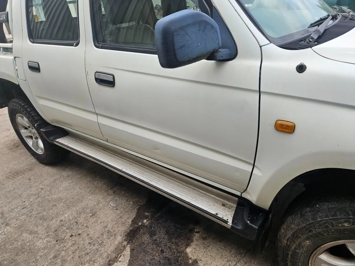 Toyota Hilux 2004 - Image 1