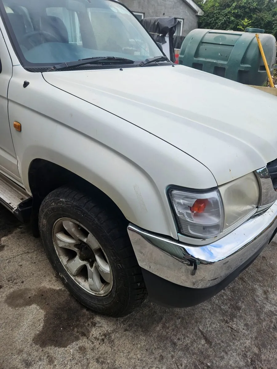 Toyota Hilux 2004 - Image 4