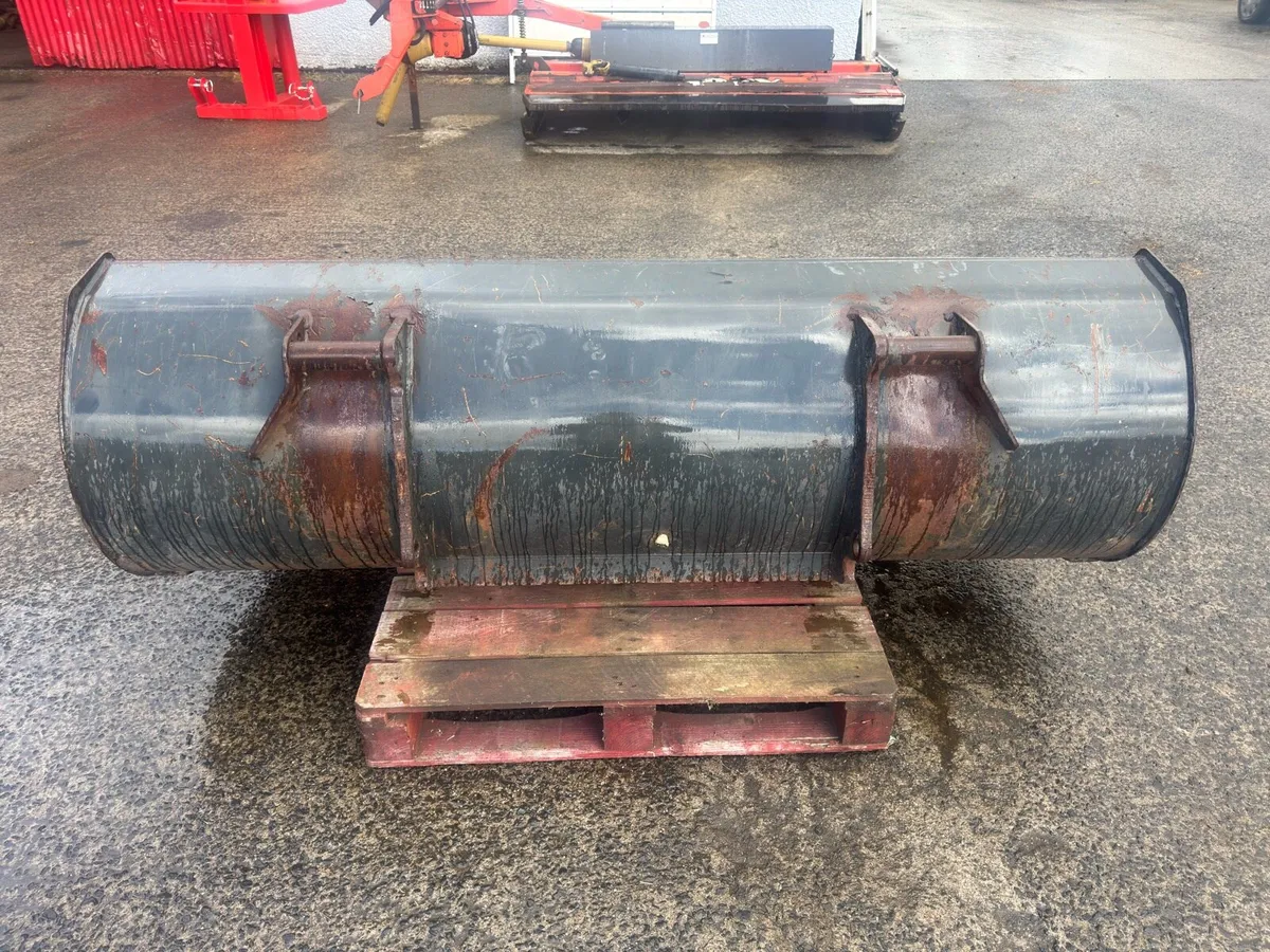 Loader Bucket / Chillton Brackets - Image 3
