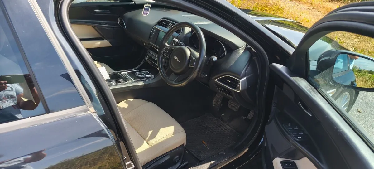 Jaguar xe 2.0D - Image 3