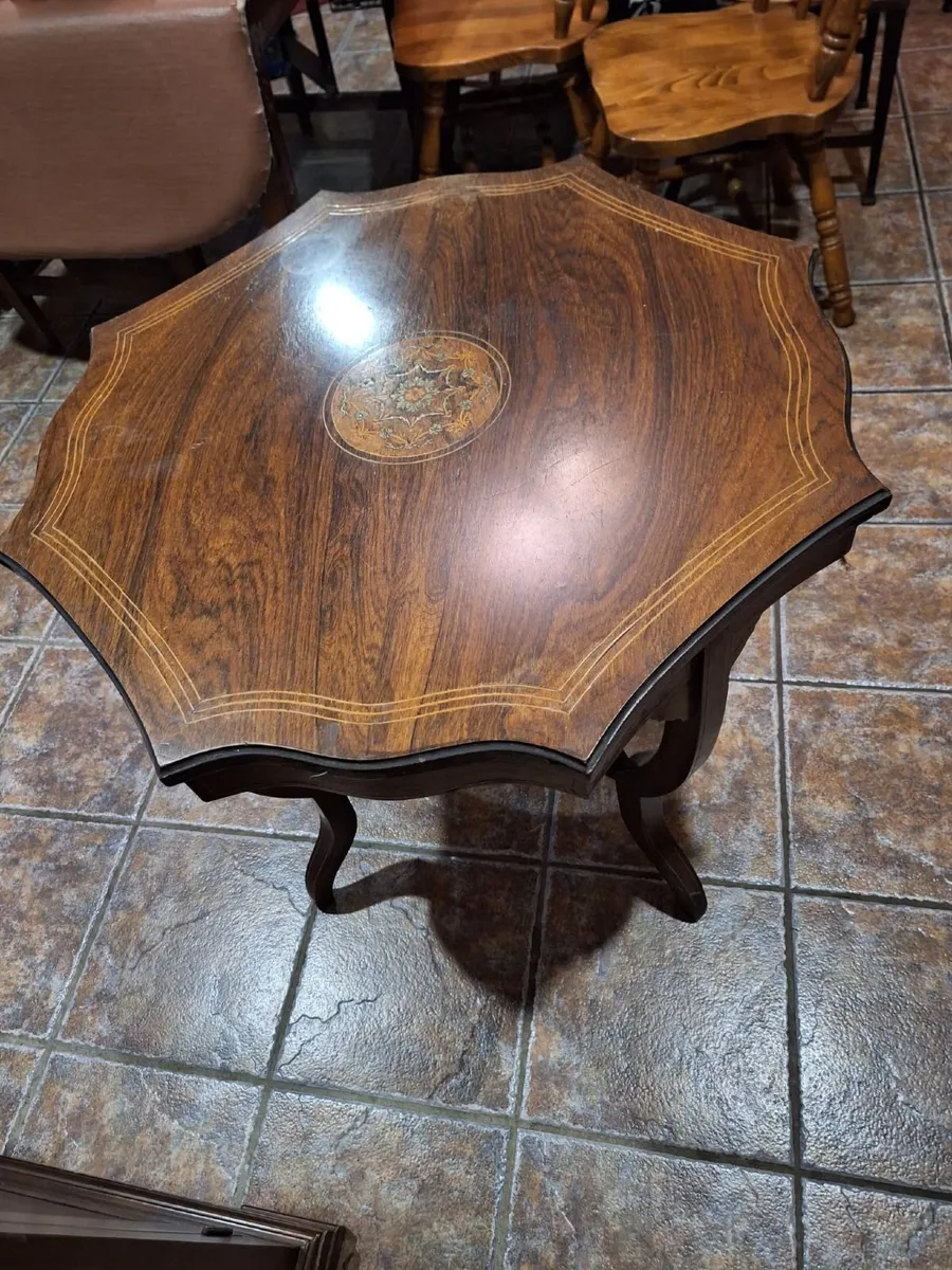 Edwardian mahogany table with inlay - Image 3