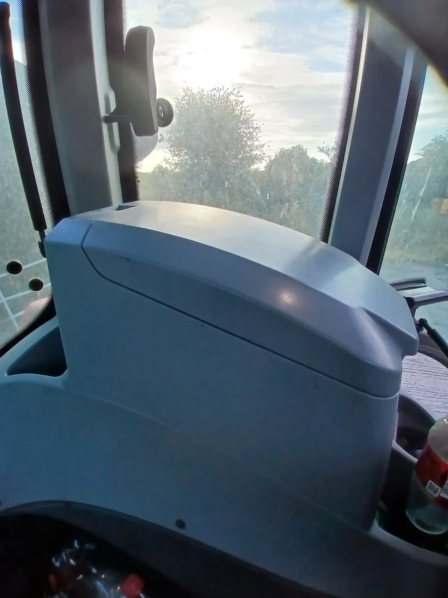 Valtrat174 hitech with loader - Image 2