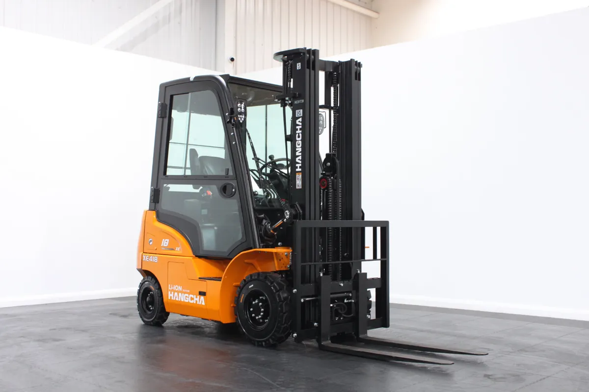 Hangcha XE418 1.8T| Full Cab Lithium Forklift - Image 3
