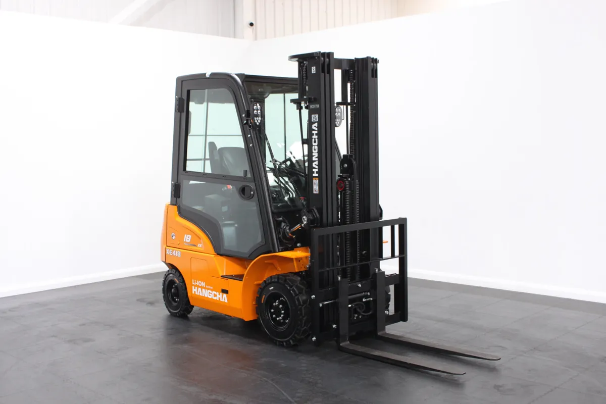 Hangcha XE418 1.8T| Full Cab Lithium Forklift - Image 1