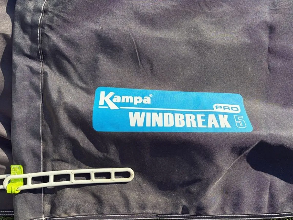Kampa/Dometic 5 panel windbreak - Image 1