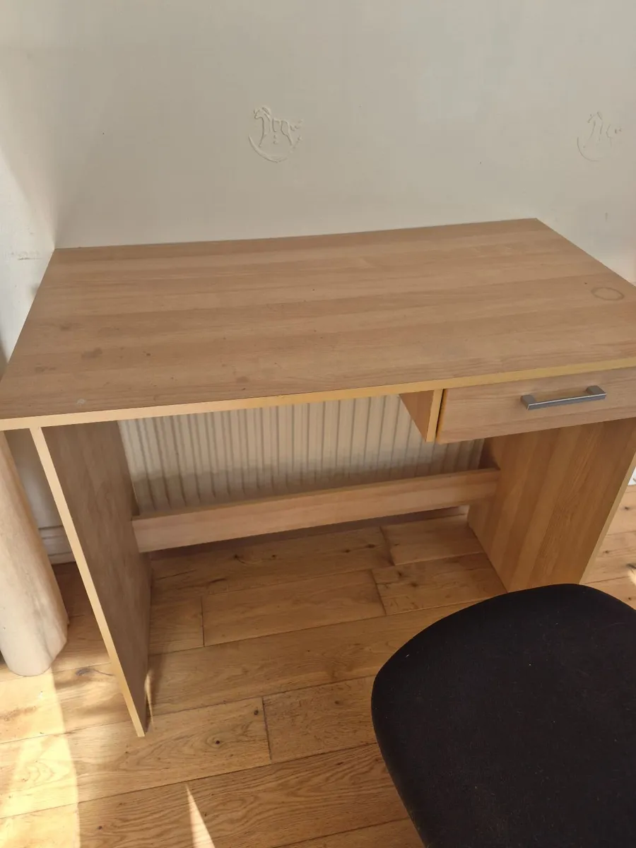 Childs Desk, school, study - Image 1