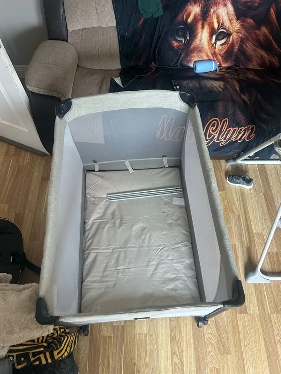 travel cot - Image 2
