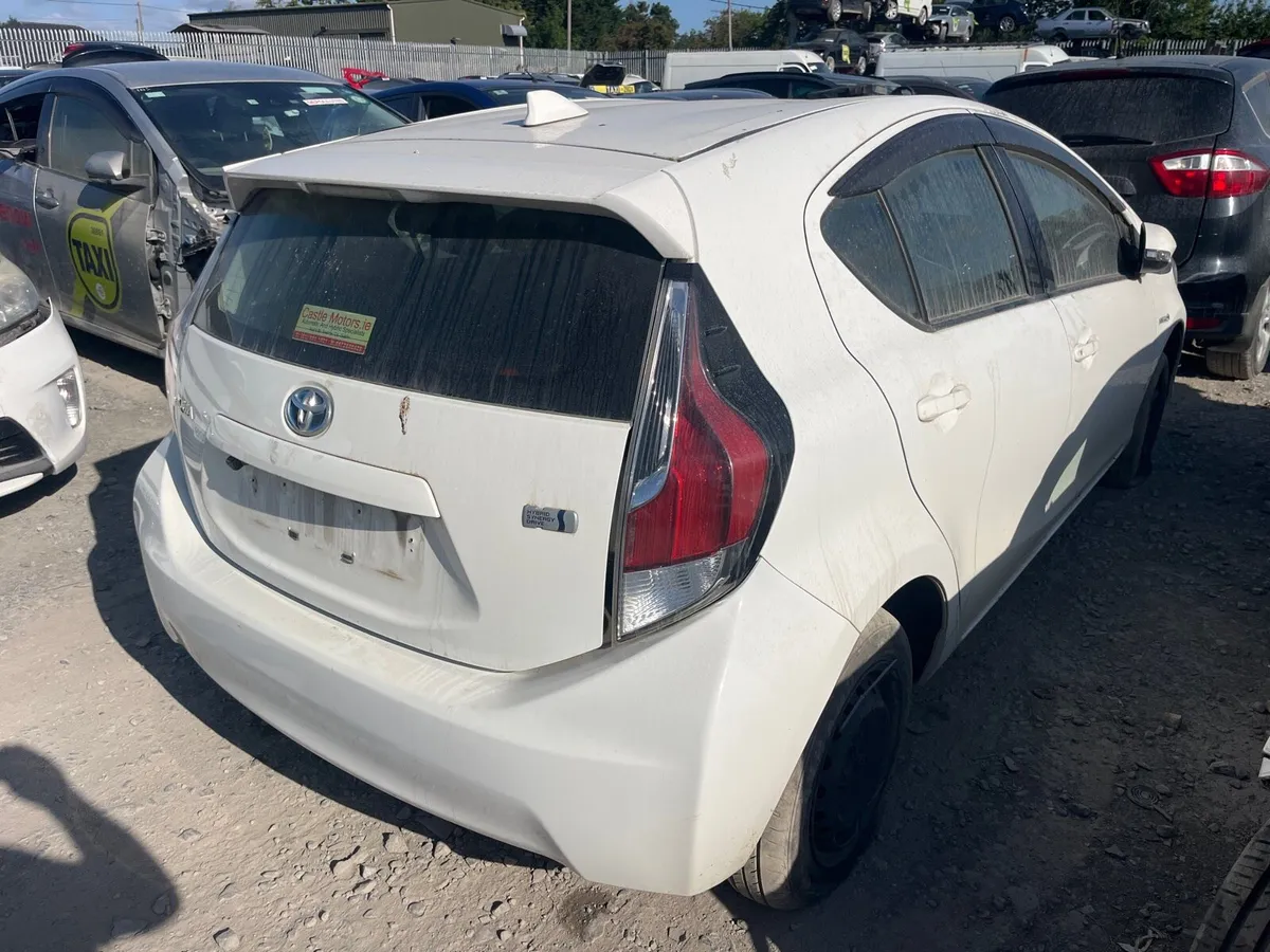 ♻️ 2017 Toyota Aqua breaking ♻️ - Image 2