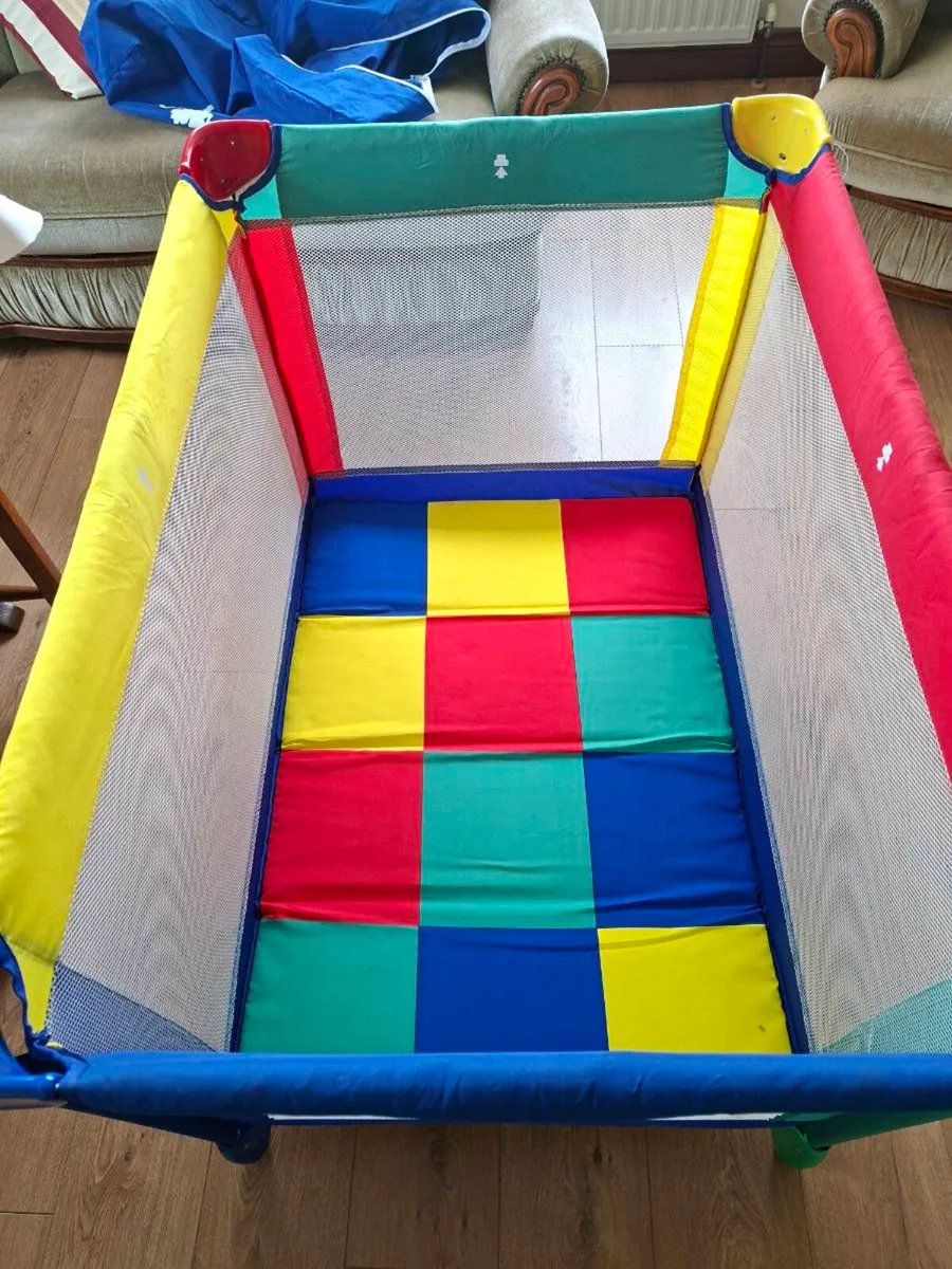 Graco Travel Cot - Image 2