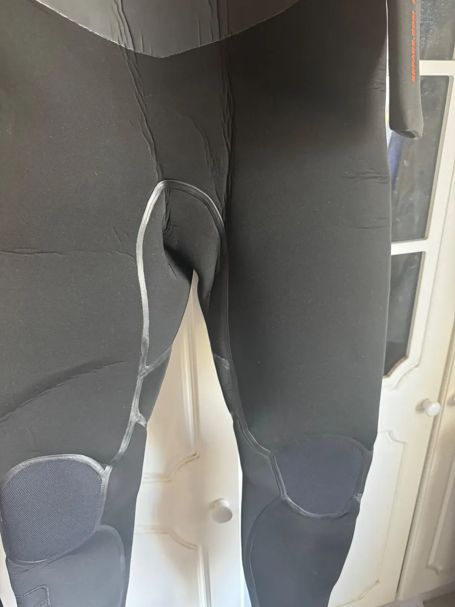 Surf wetsuit- never used - Image 4
