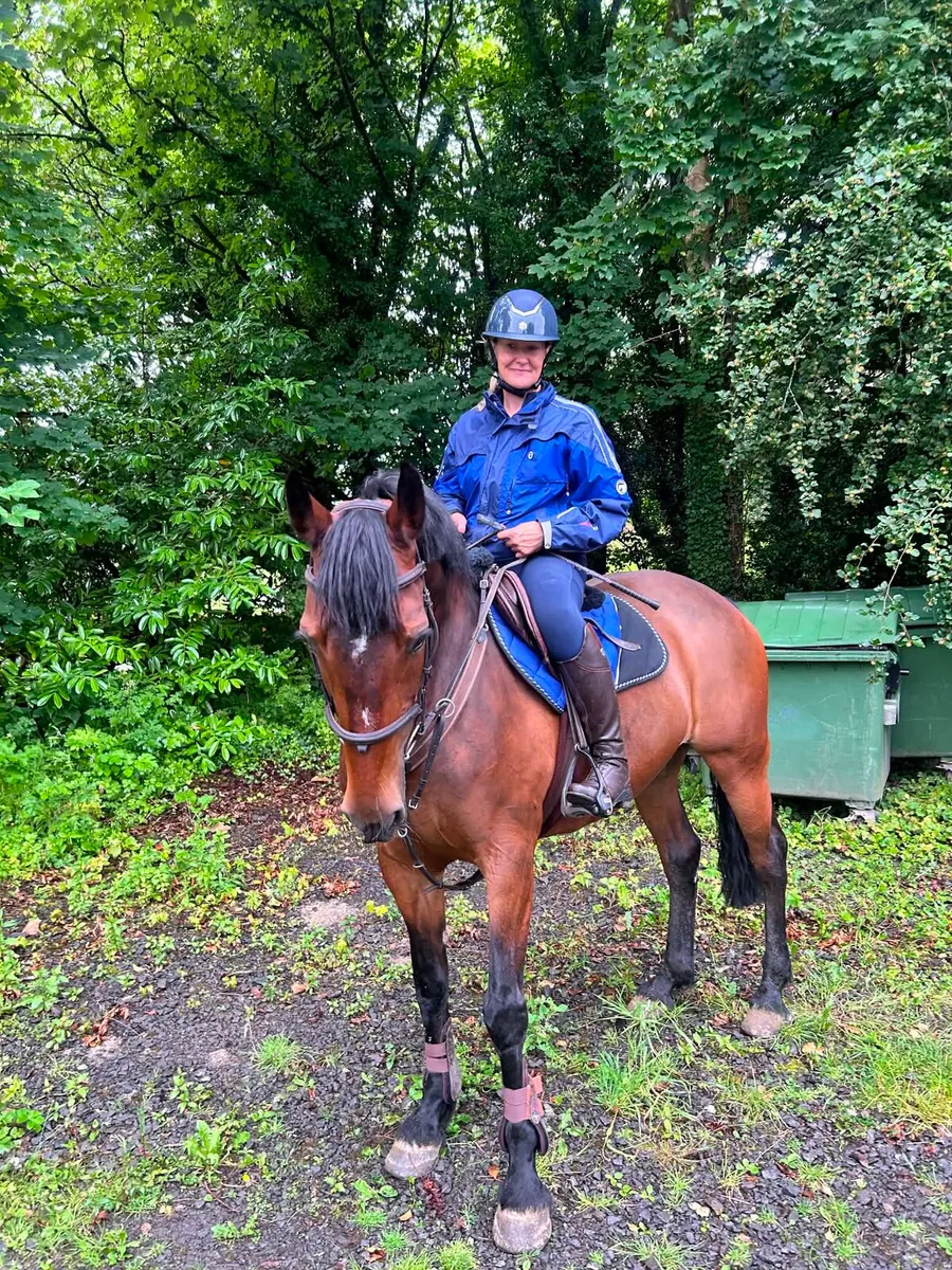 16hh schoolmistress - Image 2