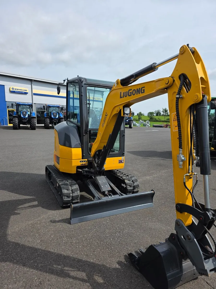 New Unused LiuGong 9027F Digger - Image 4