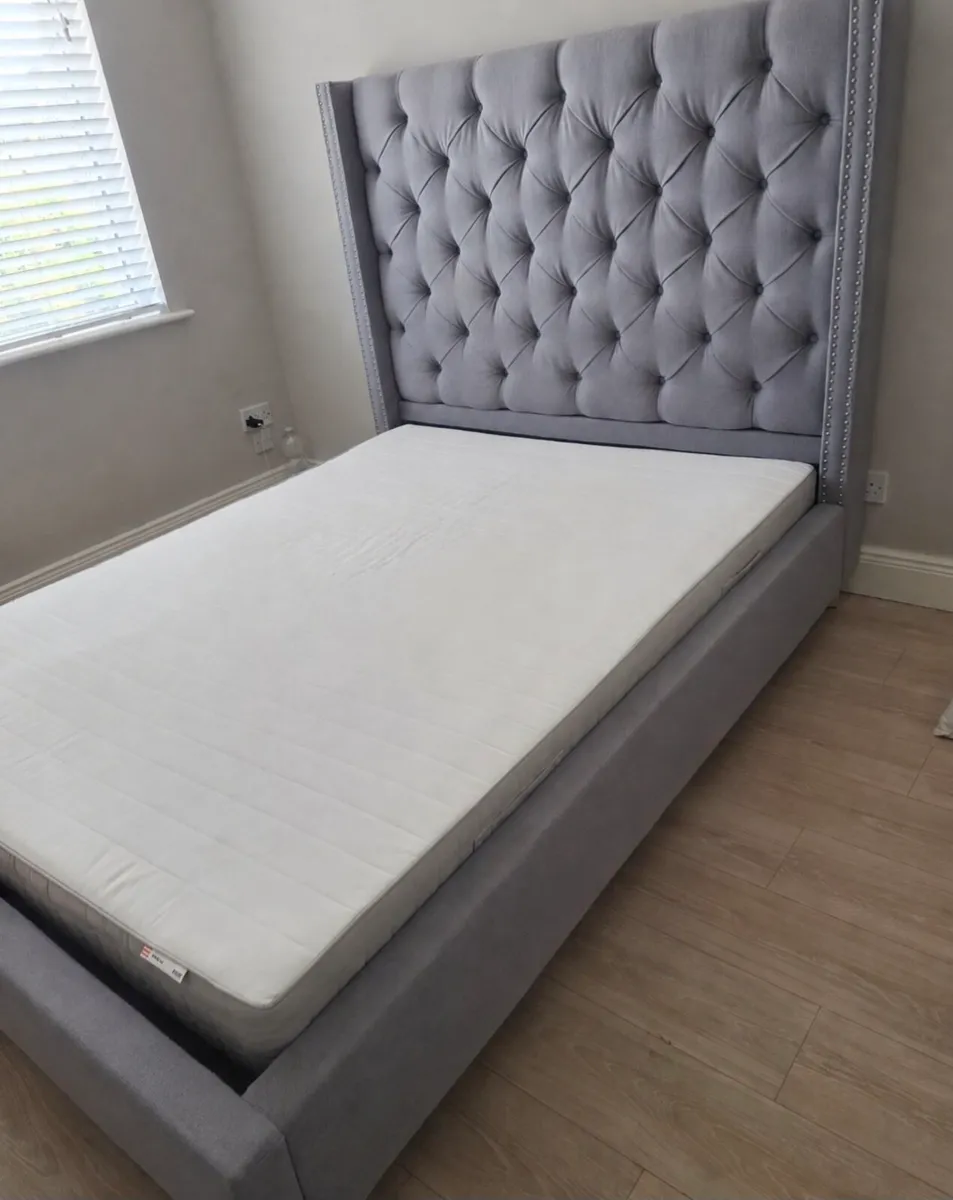 Diamond furniture bed - Image 1