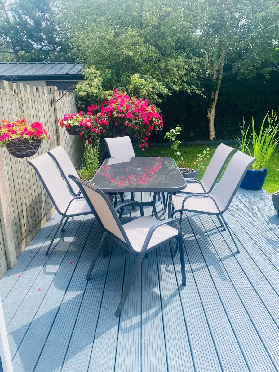 Garden table and chairs - Image 2