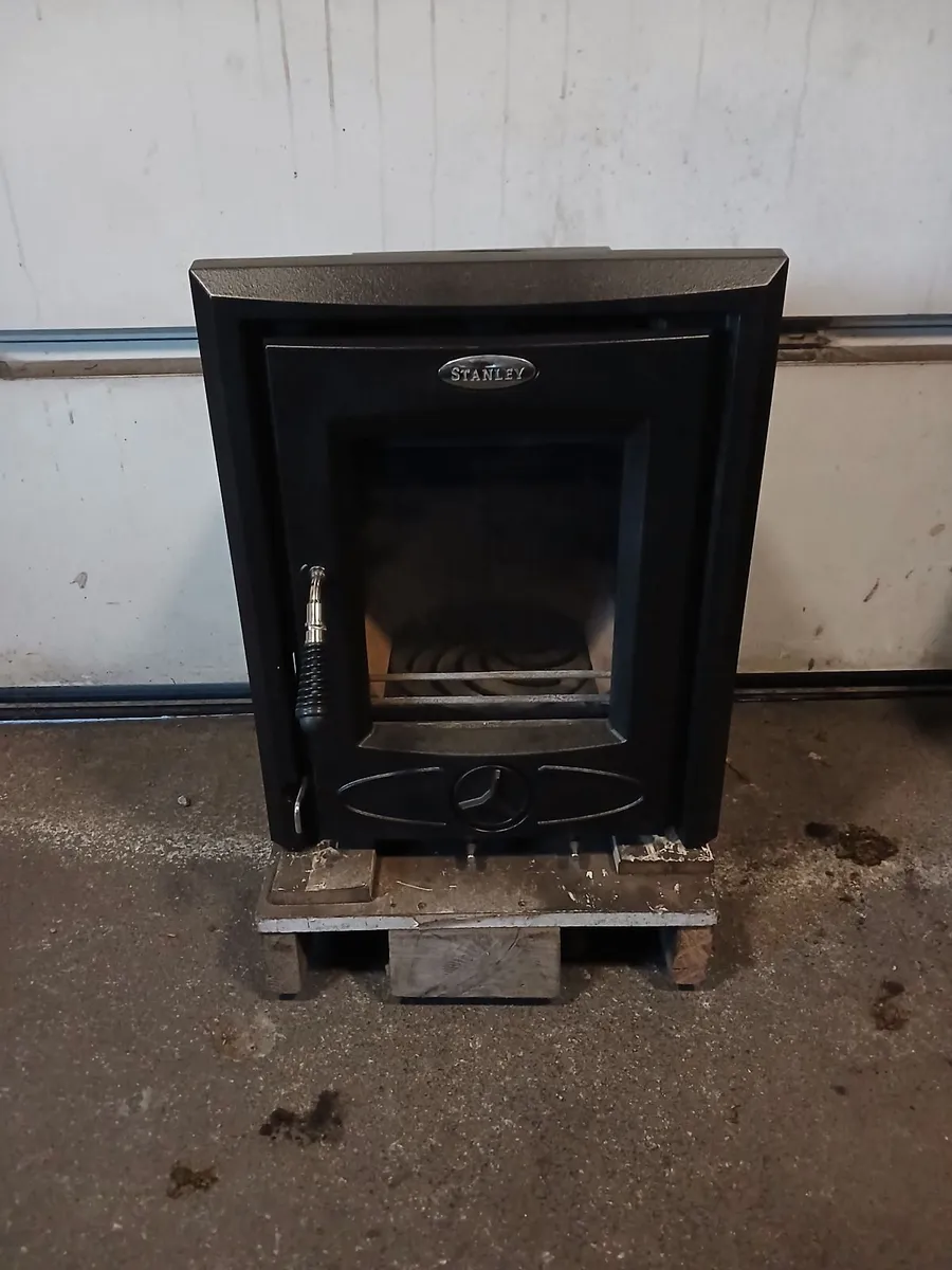 Stanley Cara 6.4 kw eco insert stove - Image 2