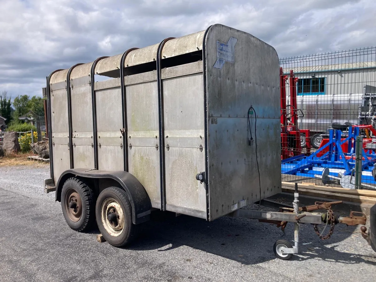 Trade sale Ifor Williams TA5 10x5 Cattle Trailer - Image 1