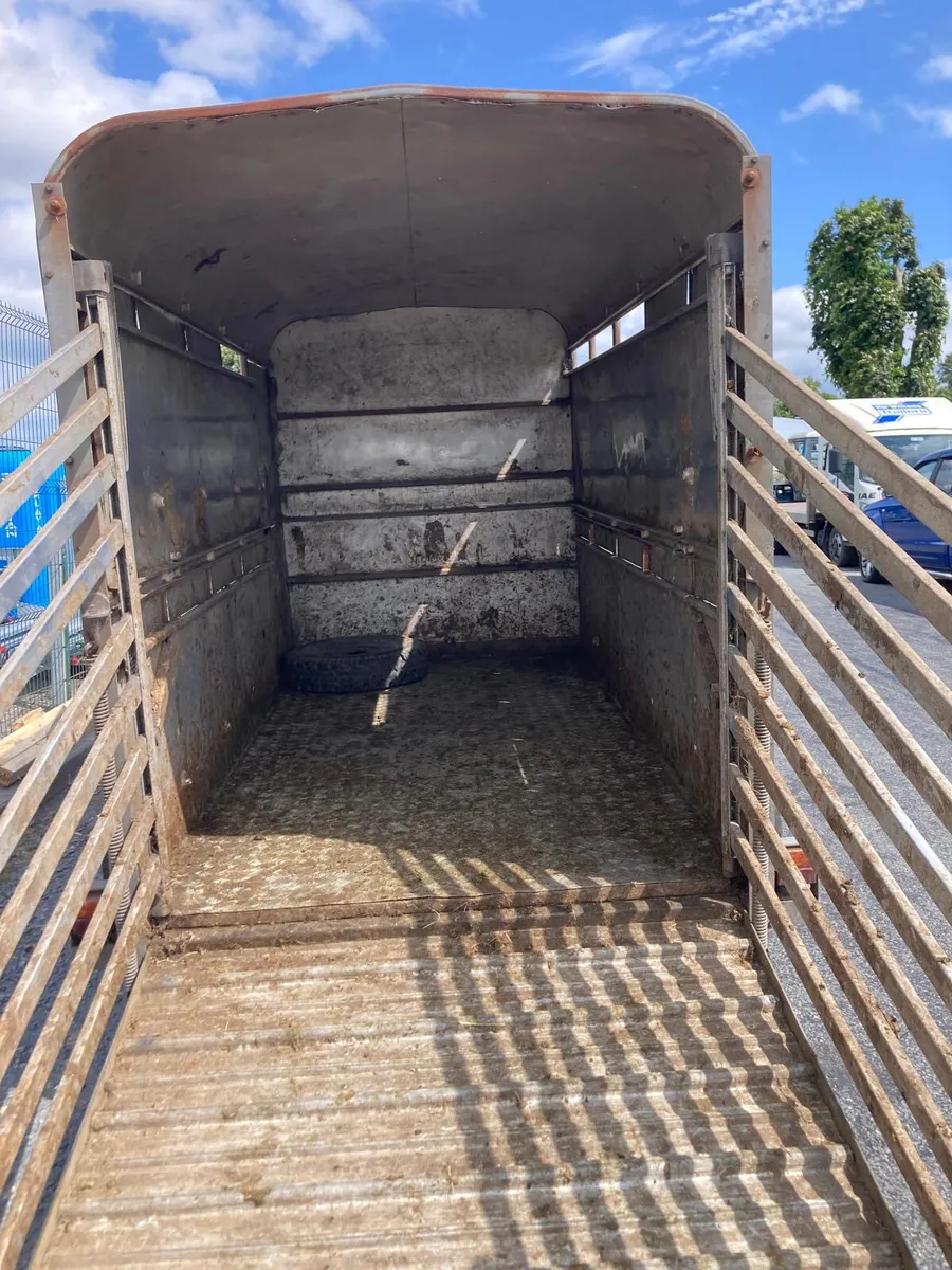 Trade sale Ifor Williams TA5 10x5 Cattle Trailer - Image 3