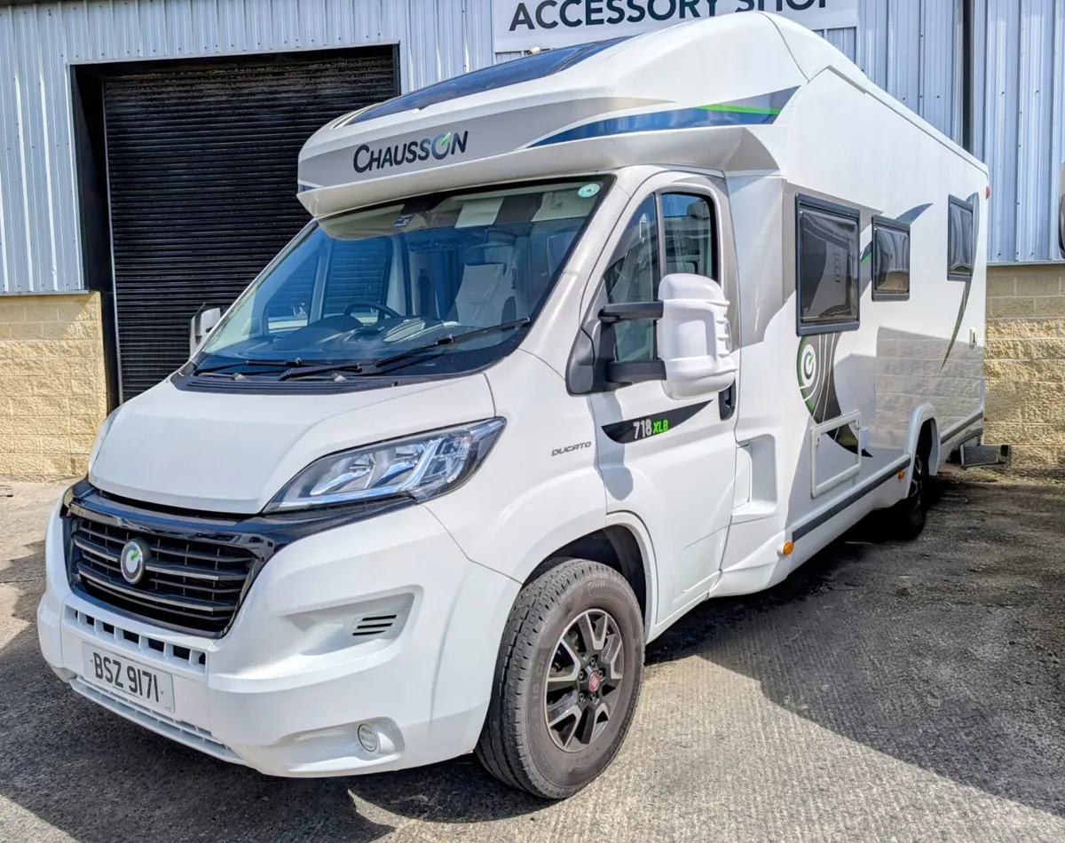 2018 CHAUSSON FLASH SPECIAL EDITION 718XLB - Image 2