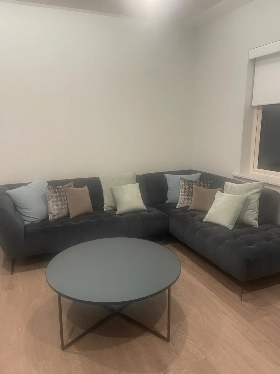 Couch - Image 2