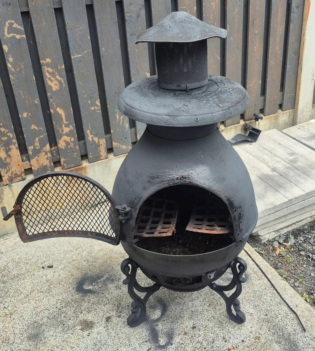 GARDECO TOIEDO CAST IRON CHIMENEA  IN BLACK. MATER - Image 1