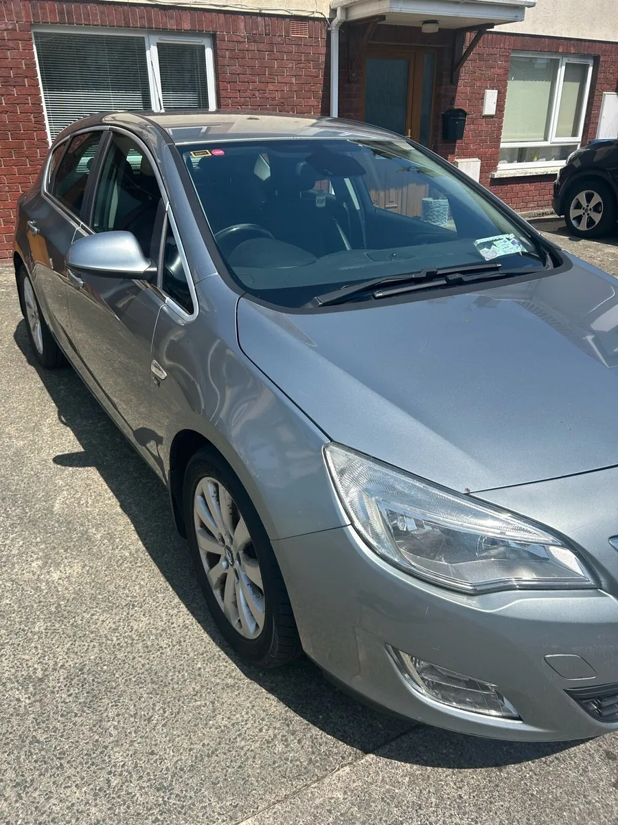 Opel Astra Car - Image 2