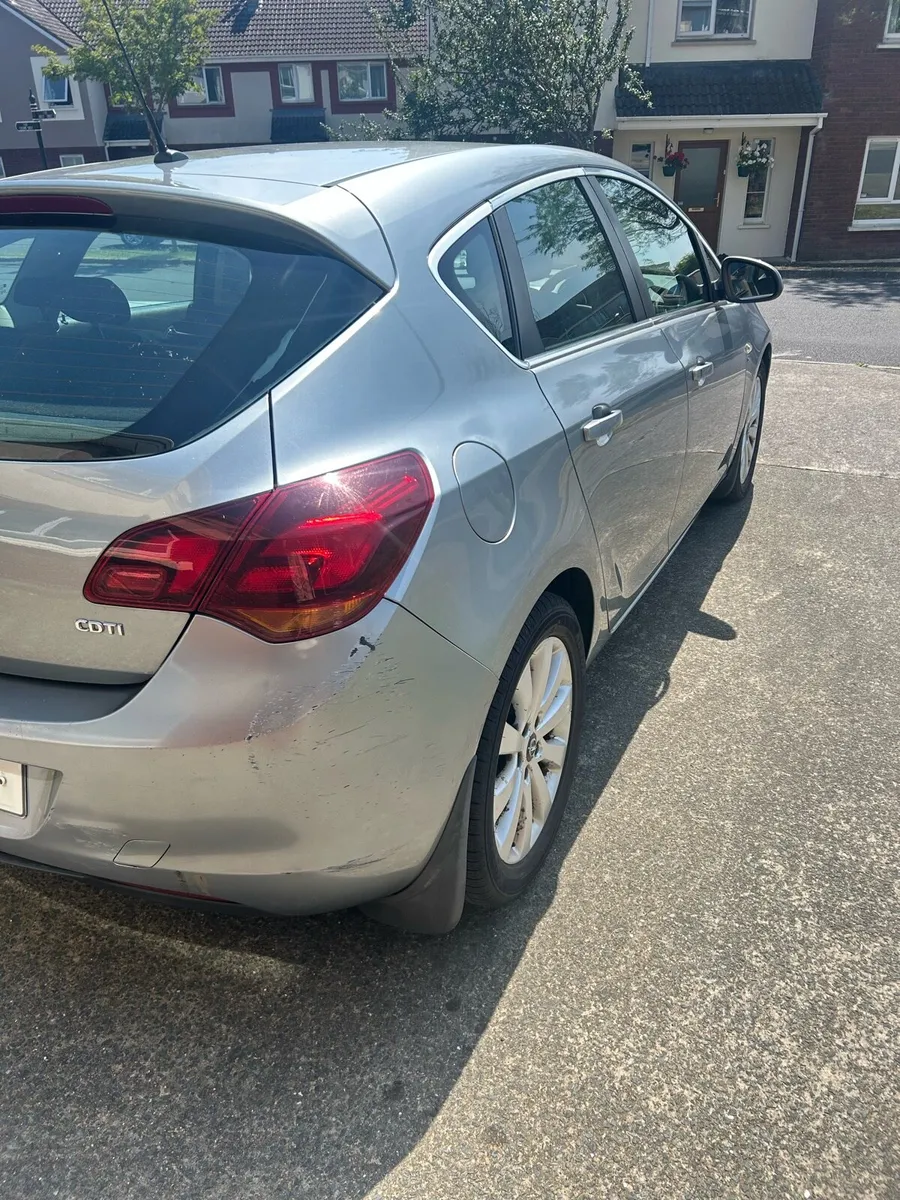 Opel Astra Car - Image 3