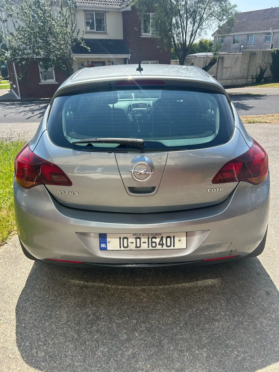 Opel Astra Car - Image 4