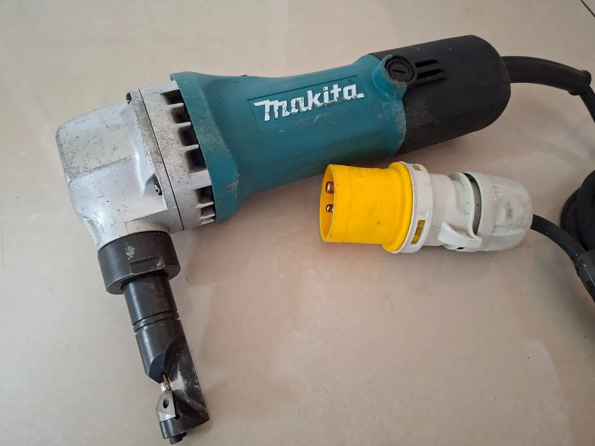 Makita Jn1601 Tin Nibblers 110v - Image 3