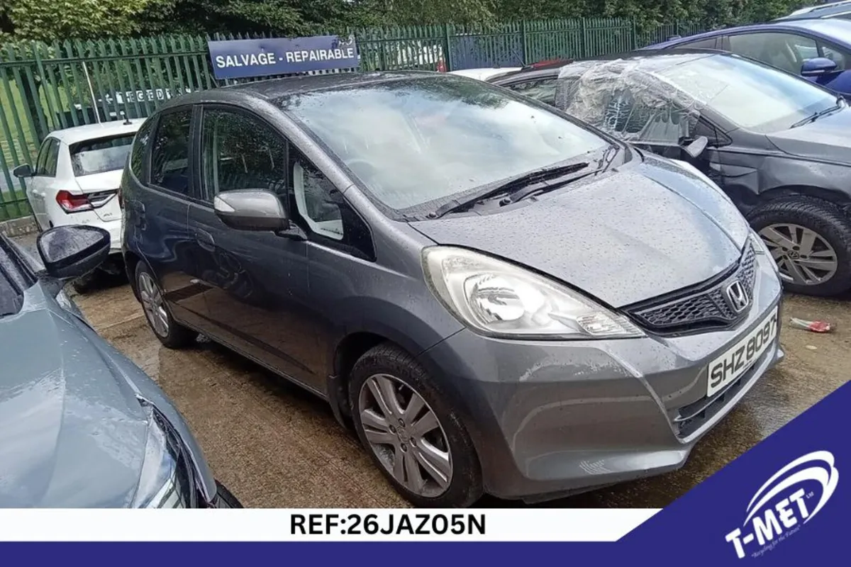 2014 HONDA JAZZ BREAKING FOR PARTS - Image 3