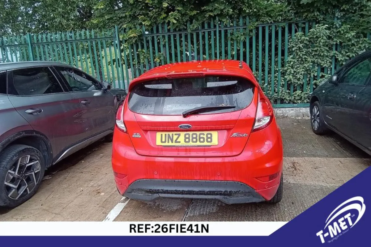 2015 FORD FIESTA BREAKING FOR PARTS - Image 2