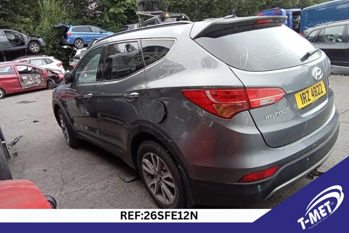 2014 HYUNDAI SANTA-FE BREAKING FOR PARTS - Image 4