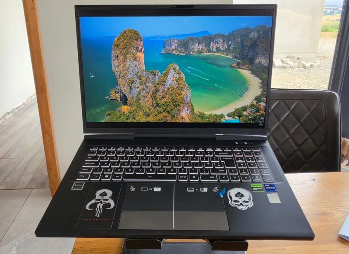 Gaming Laptop: Pc Specialist Recoil Series 17" Qhd+ 240hz sRGB , RTX 4080, 32 Gb Ddr5 Ram, 4tb Samsung 990 Pro M.2. - Image 1