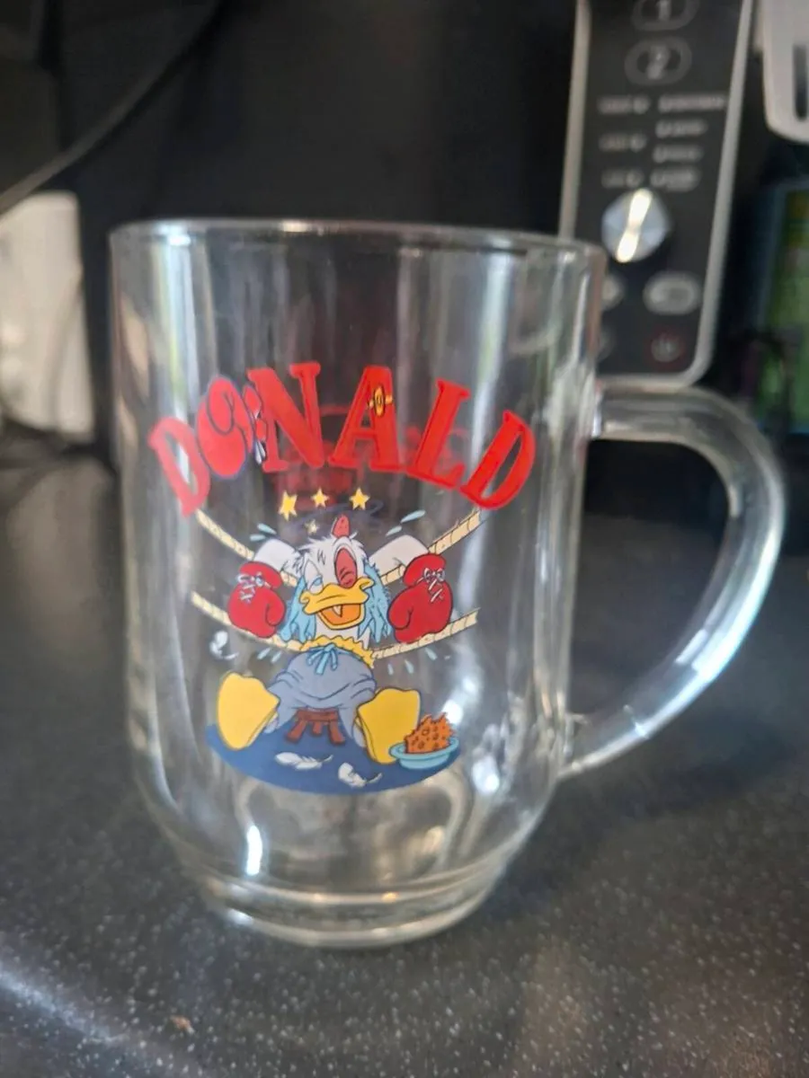 Vintage 1980's Disneyland Paris Beer Pint Glass - Image 2