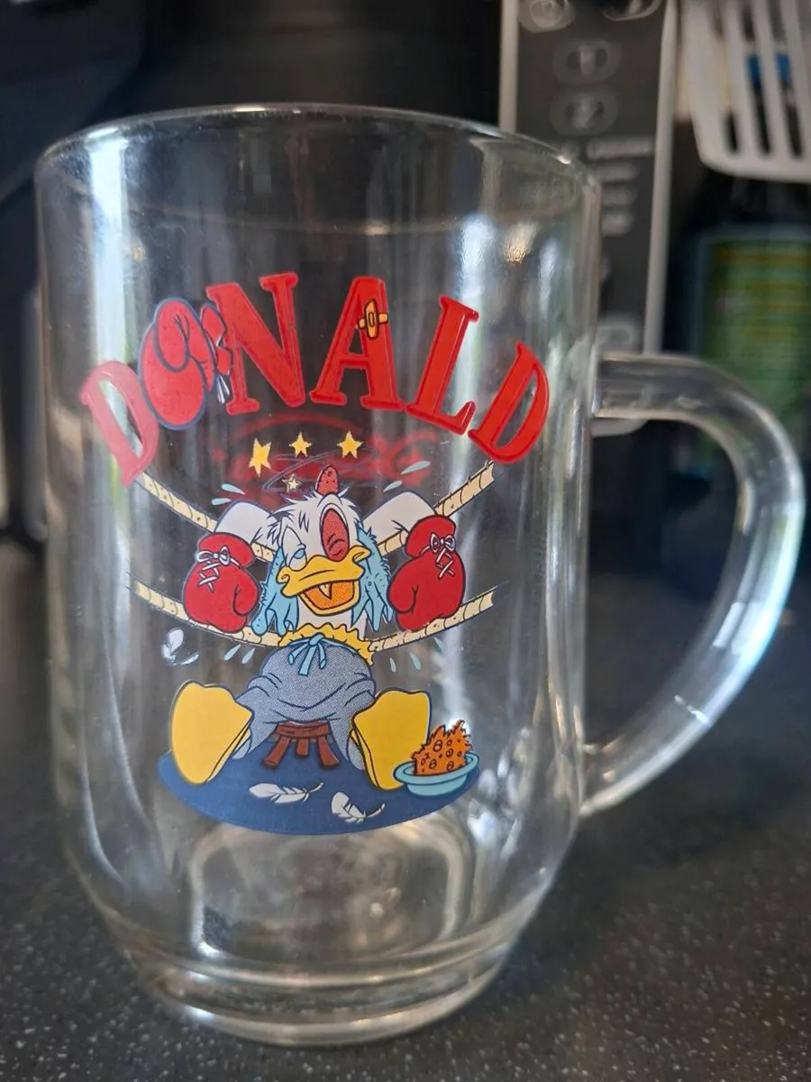 Vintage 1980's Disneyland Paris Beer Pint Glass - Image 3