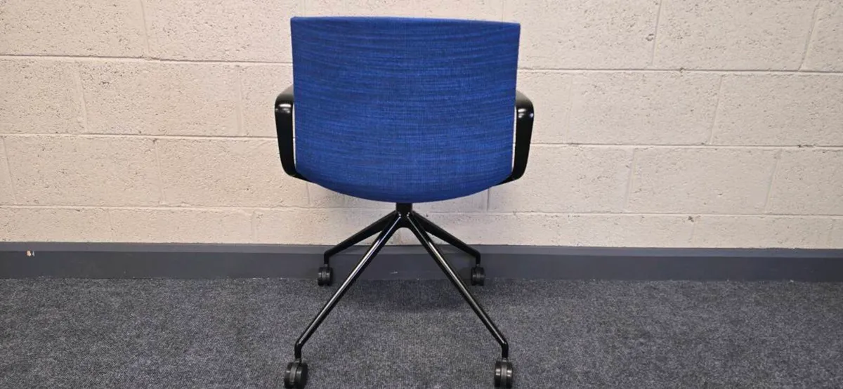 Catifa Up chairs x 30 - Image 2