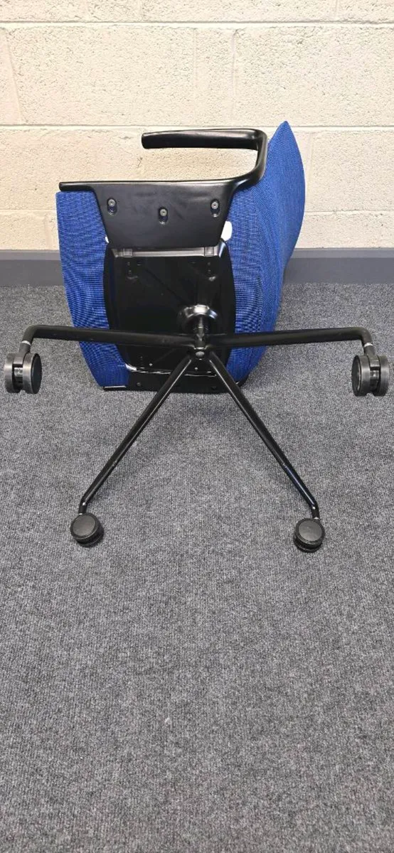Catifa Up chairs x 30 - Image 3